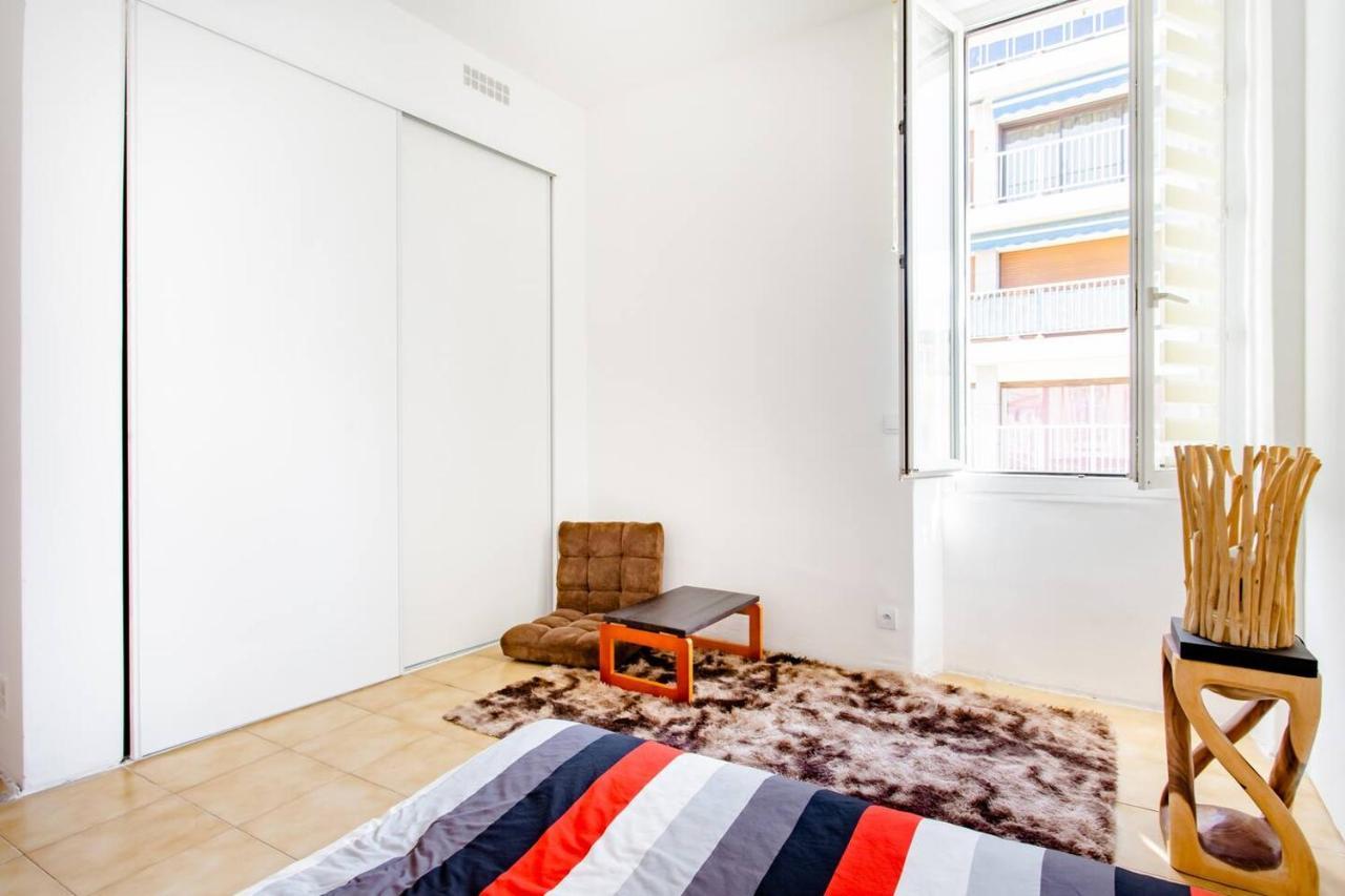 Room Rental In Apartment In Marseille Eksteriør bilde