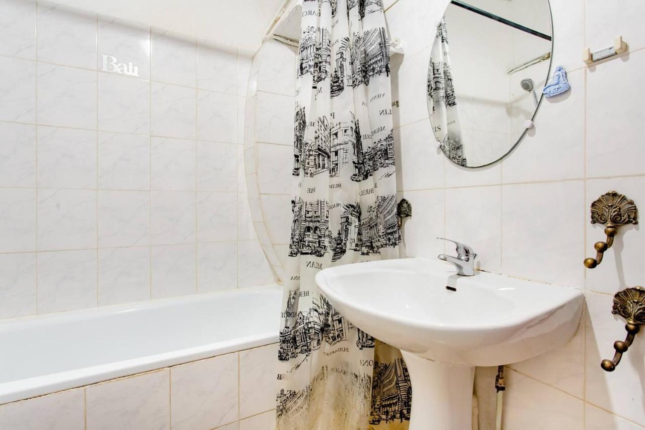 Room Rental In Apartment In Marseille Eksteriør bilde