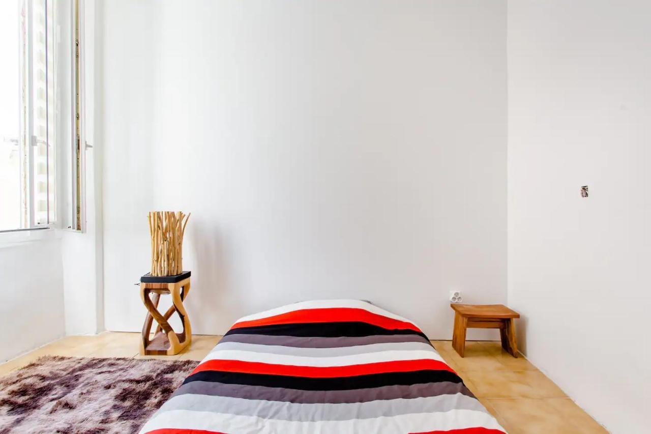 Room Rental In Apartment In Marseille Eksteriør bilde